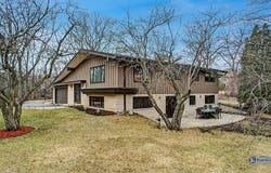 25950 W Hippler Road, Barrington, IL 60010