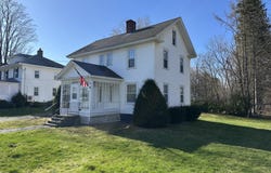 1 Weeks Street, Houlton, ME 04730