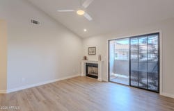 533 W GUADALUPE Road, Mesa, AZ 85210