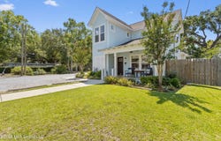 207 Dewey Avenue, Ocean Springs, MS 39564