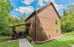 10 Galleries East Road, Huntington, WV 25701-0000