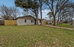 802 Nl Robinson Drive, Arlington, TX 76011