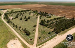 485 E Mead Road, Garden City, KS 67846