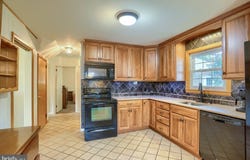 621 E WALNUT STREET, PALMYRA, PA 17078