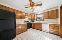 114 Fairview Dr, Irwin, PA 15642