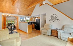 7271 S Dunns Farm Road, Maple City, MI 49664