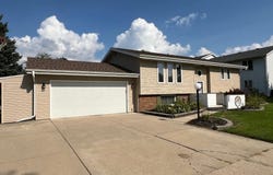1327 S Walnut Street, Janesville, WI 53546