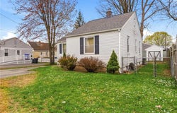 9 McGuire Road, North Providence, RI 02904