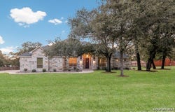 168 bobby lynn, Adkins, TX 78101