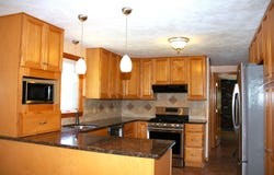 10 South Road, Londonderry, NH 03053