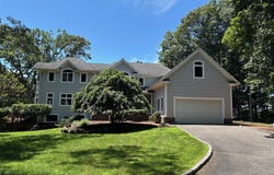 22 Flax Pond Woods Road, East Setauket, NY 11733