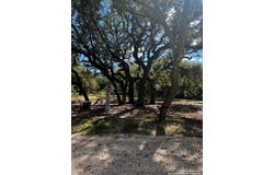 440 Red Wright Rd, Leakey, TX 78873