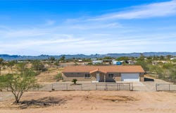 3593 N Maverick Road, Golden Valley, AZ 86413