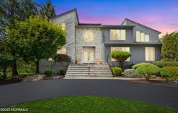 25 Whistler Way, Marlboro, NJ 07746