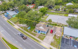 524 N Dixie, New Smyrna Beach, FL 32168