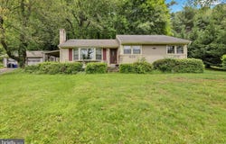 47 KEENER ROAD, REINHOLDS, PA 17569
