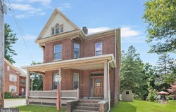 131 HANOVER STREET, NEW OXFORD, PA 17350