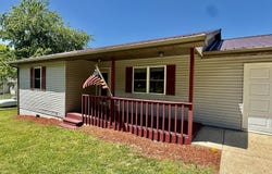 911 Watson Street, Houston, MO 65483