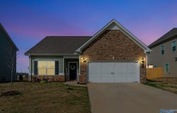 125 Story Ray Drive, New Market, AL 35761