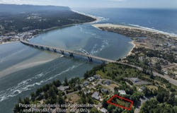940 NW Highland Circle, Waldport, OR 97394