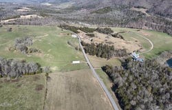 1260 Powell, Tazewell, TN 37879