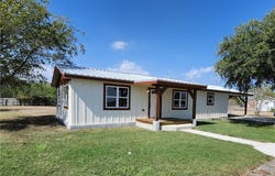 305 E Soyars Avenue, Orange Grove, TX 78372