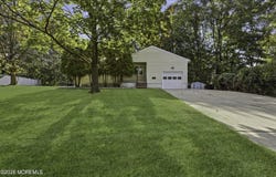 25 Woodbrook Drive, Matawan, NJ 07747