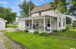 116 S ELM Street, Williamsfield, IL 61489