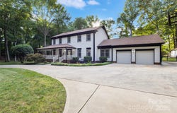 10700 Chestnut Hill Drive, Matthews, NC 28105
