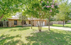445 Black Oak Lane, Burleson, TX 76028