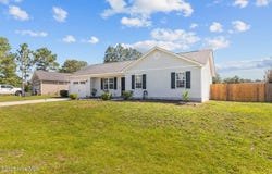 105 Marina Leigh Drive, Hubert, NC 28539