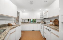 16 Bentwood Dr, Sturbridge, MA 01566