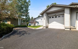 2074 NE Chanel Court, Bend, OR 97701