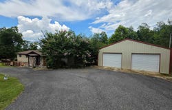906 Surrey Road, Hot Springs, AR 71909