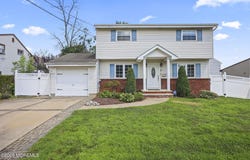 4 Thomas Street, Old Bridge, NJ 08857