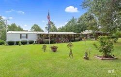 27694 Northcutt Lane, Robertsdale, AL 36567
