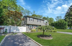16 Maple Road, Wading River, NY 11792