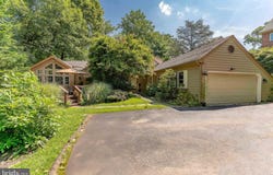 406 BRIGHTON CIRCLE, DEVON, PA 19333