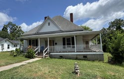 304 S Oak Street, Mc Cormick, SC 29835