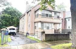 98-100 Fenwick St, Springfield, MA 01109