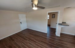 302 W Sandstone Street, Llano, TX 78643-1111