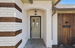 2107 Emerald Lake Drive, Arlington, TX 76013