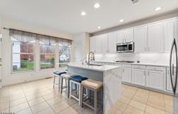 172 Hickory Hill Blvd, Totowa Boro, NJ 07512-2810