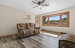 W148N8416 Albert Pl, Menomonee Falls, WI 53051