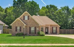 647 Lessie, Stonewall, LA 71078