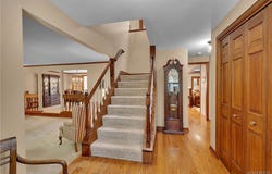 105 Tanglewood Drive W, Orchard Park, NY 14127