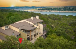 229 Comanche LN, Point Venture, TX 78645