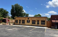 202 N Parkway Drive, Alvarado, TX 76009