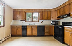 98 Ellis St, Seekonk, MA 02771