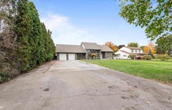 65 Snake River Dr, Burbank, WA 99323